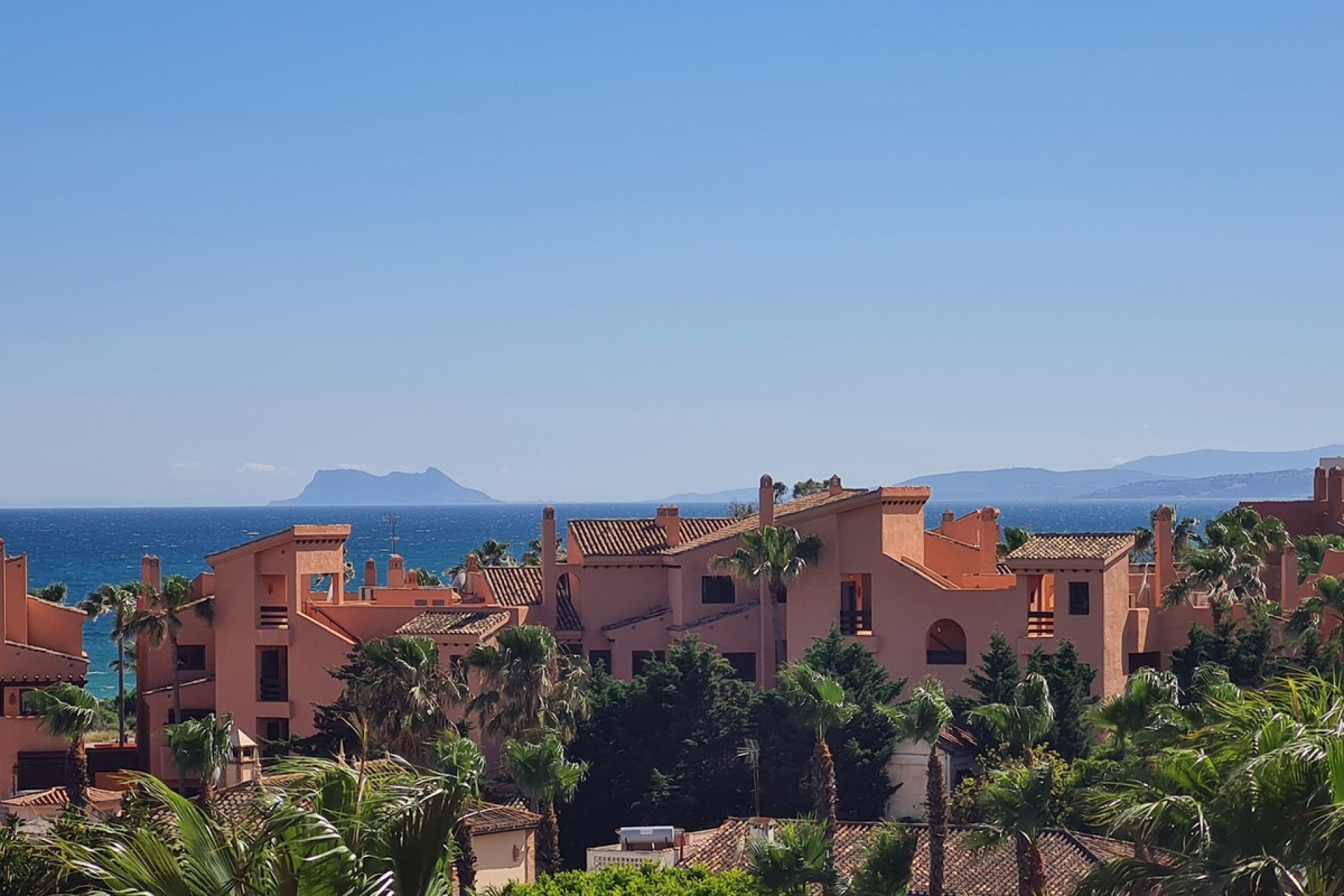 Resale - Apartment - Middle Floor Apartment - Estepona - Estepona Centro