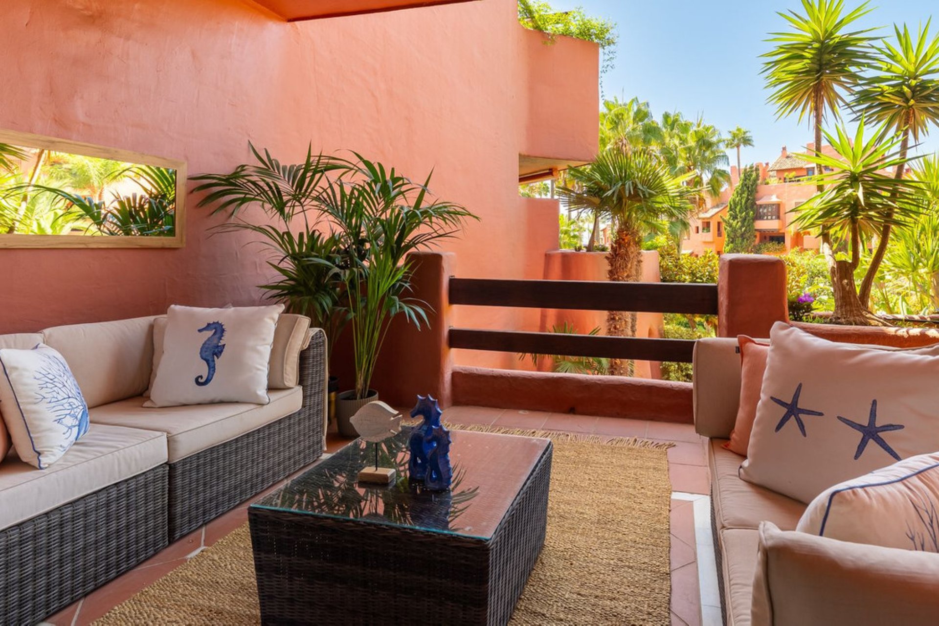 Resale - Apartment - Middle Floor Apartment - Estepona - Estepona Centro