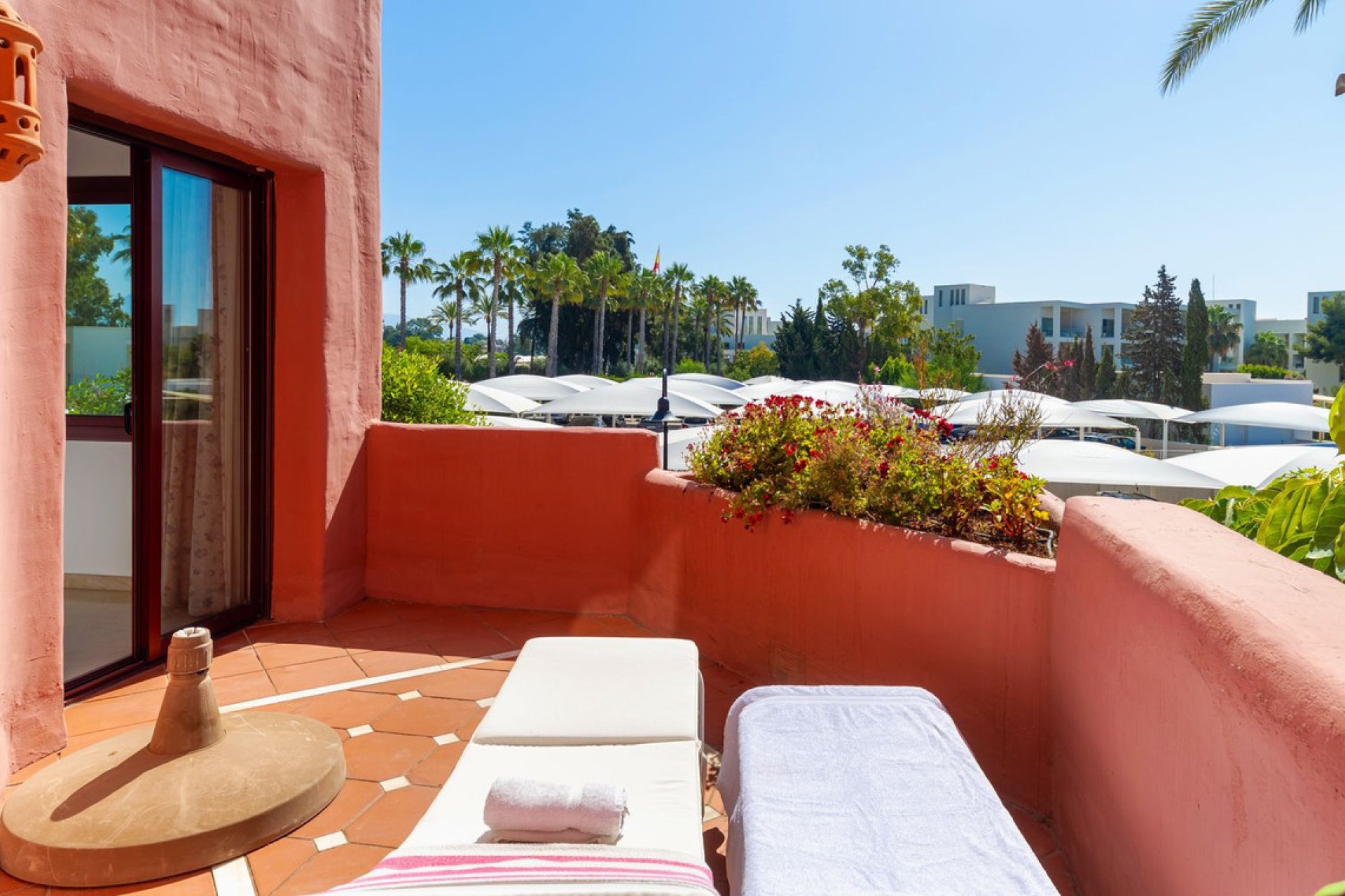 Resale - Apartment - Middle Floor Apartment - Estepona - Estepona Centro