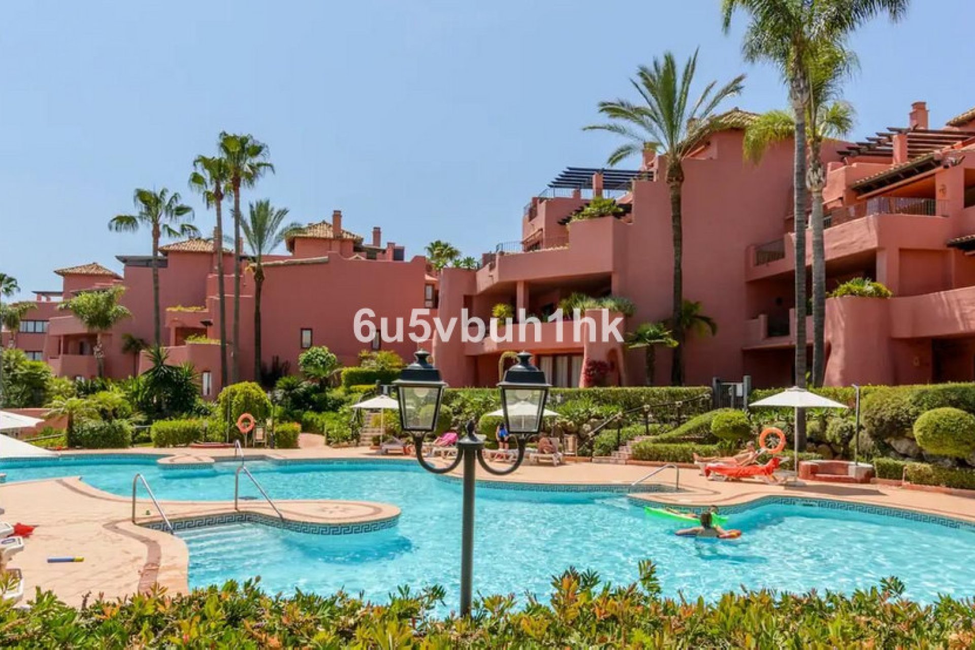 Resale - Apartment - Middle Floor Apartment - Estepona - Estepona Centro