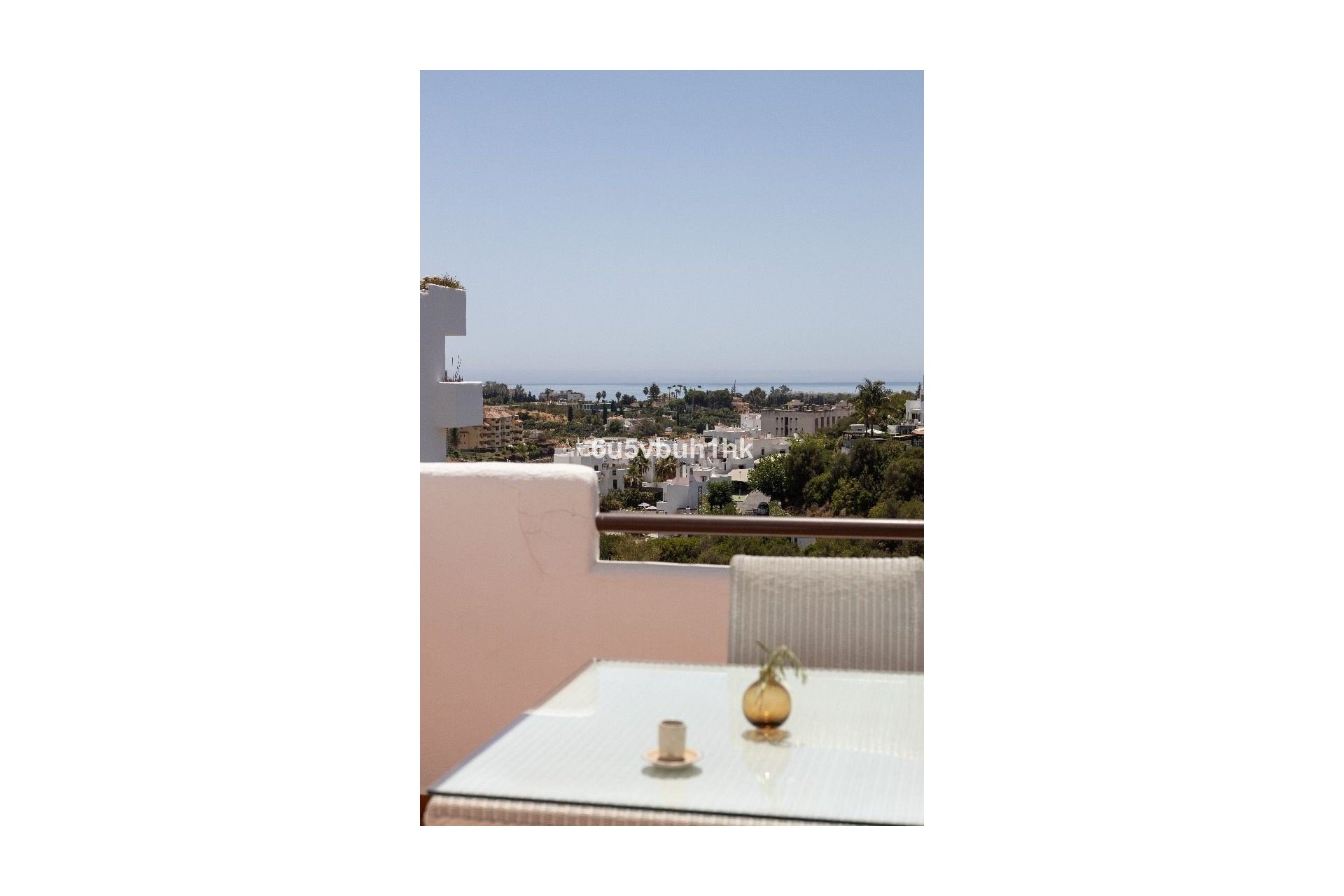 Resale - Apartment - Middle Floor Apartment - Estepona - Estepona Centro