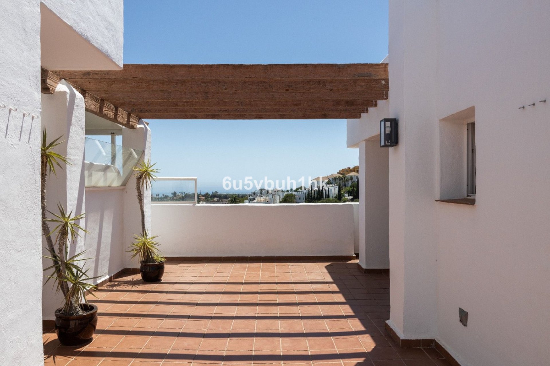 Resale - Apartment - Middle Floor Apartment - Estepona - Estepona Centro