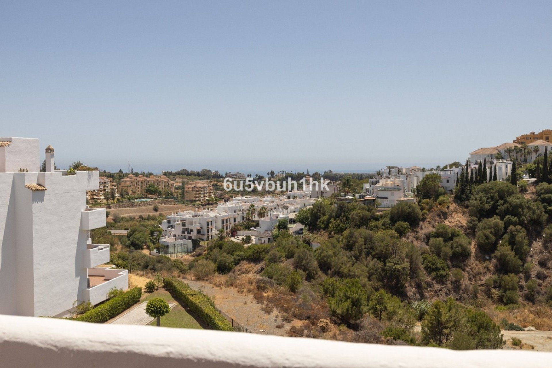 Resale - Apartment - Middle Floor Apartment - Estepona - Estepona Centro