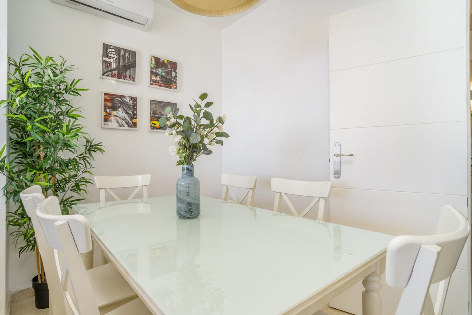 Resale - Apartment - Middle Floor Apartment - Estepona - Estepona Centro