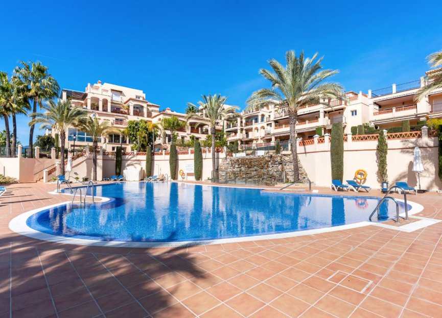 Resale - Apartment - Middle Floor Apartment - Estepona - Estepona Centro