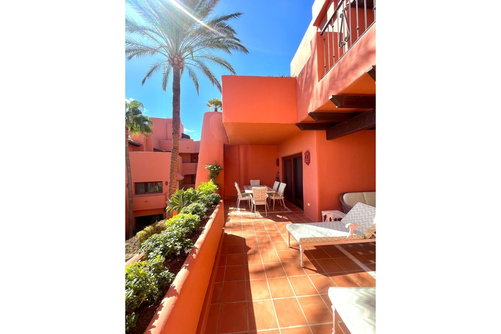 Resale - Apartment - Middle Floor Apartment - Estepona - Estepona Centro