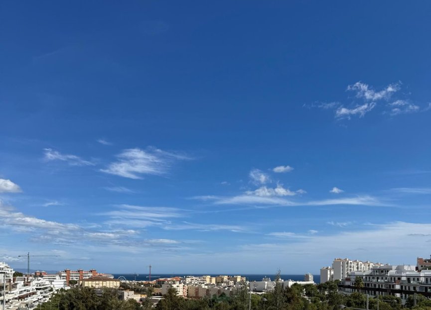 Resale - Apartment - Middle Floor Apartment - Estepona - Estepona Centro