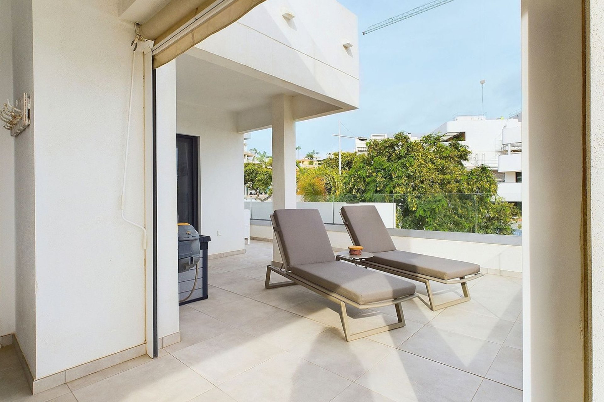 Resale - Apartment - Middle Floor Apartment - Estepona - Estepona Centro