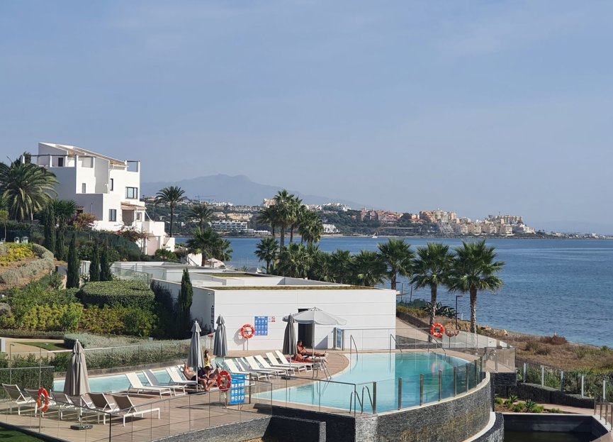 Resale - Apartment - Middle Floor Apartment - Estepona - Estepona Centro