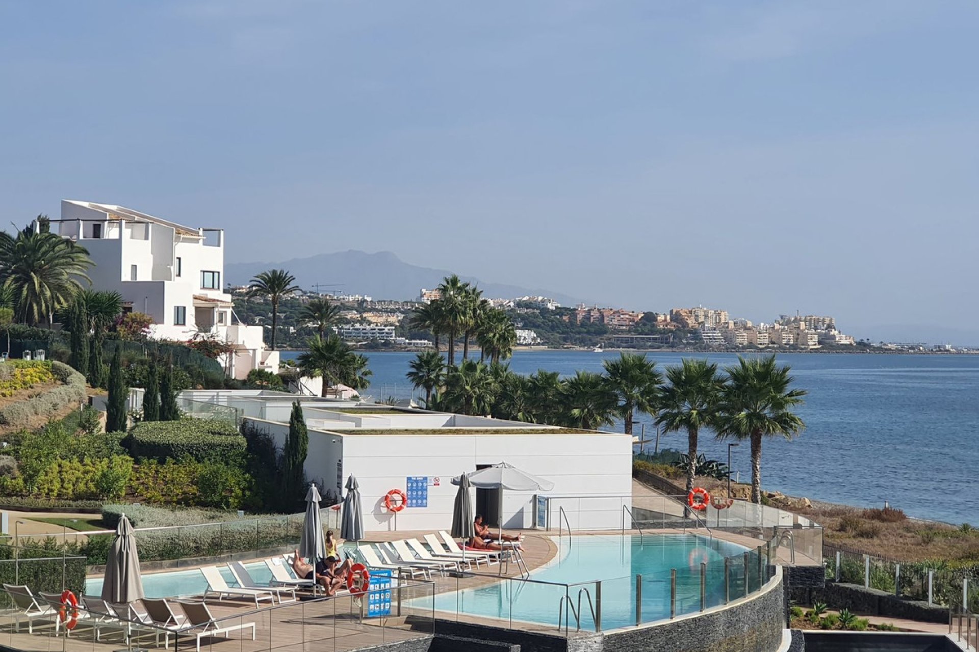 Resale - Apartment - Middle Floor Apartment - Estepona - Estepona Centro