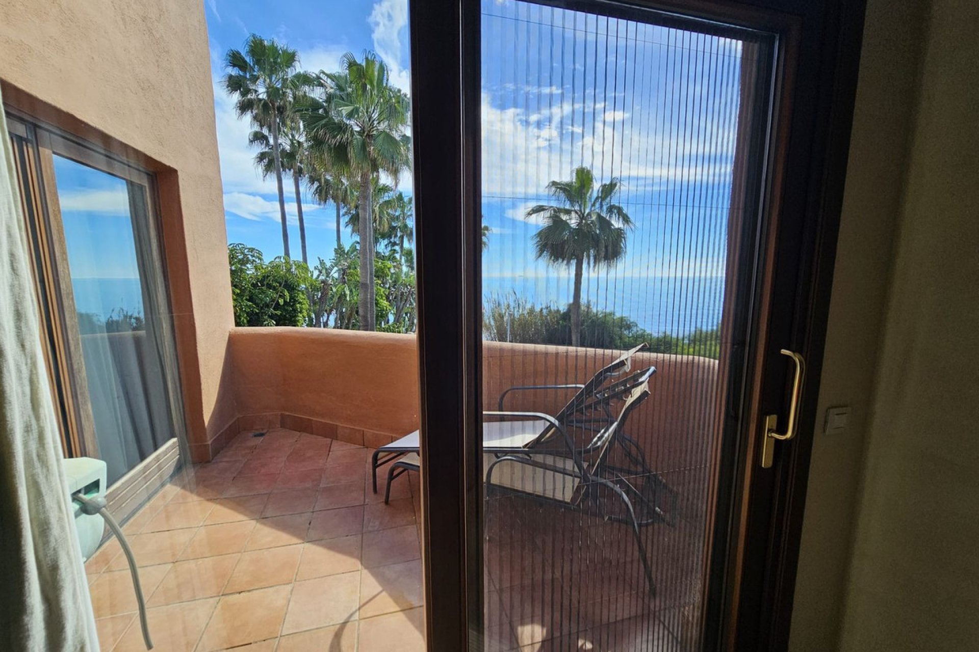 Resale - Apartment - Middle Floor Apartment - Estepona - Estepona Centro