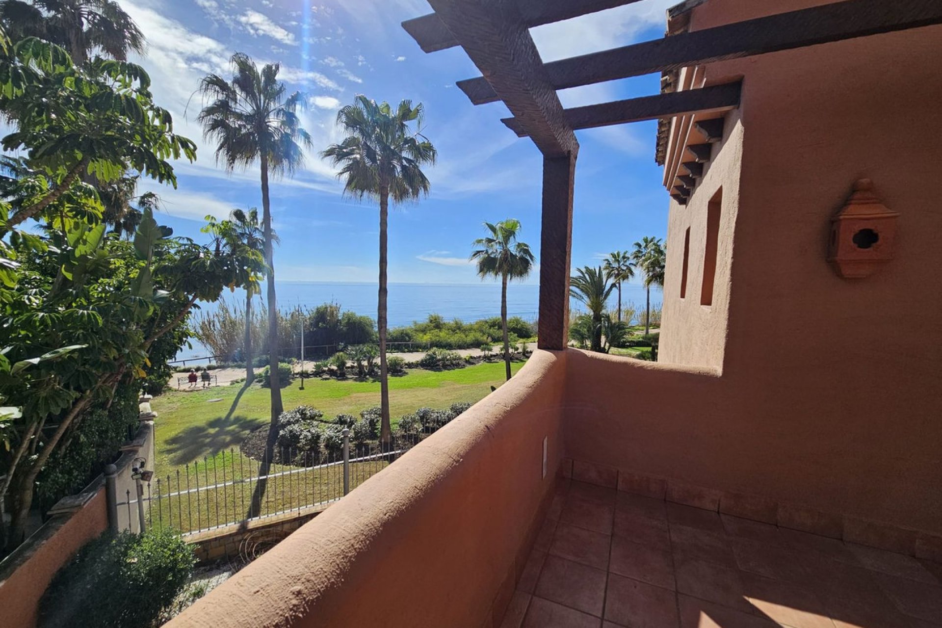 Resale - Apartment - Middle Floor Apartment - Estepona - Estepona Centro