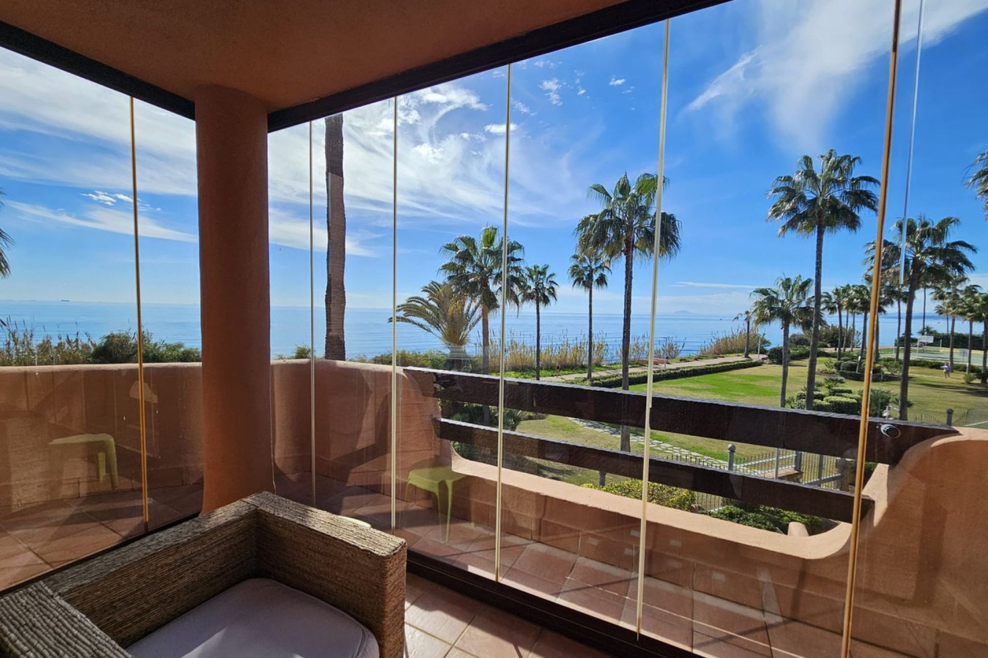 Resale - Apartment - Middle Floor Apartment - Estepona - Estepona Centro