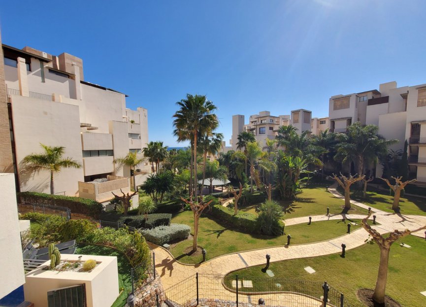 Resale - Apartment - Middle Floor Apartment - Estepona - Estepona Centro