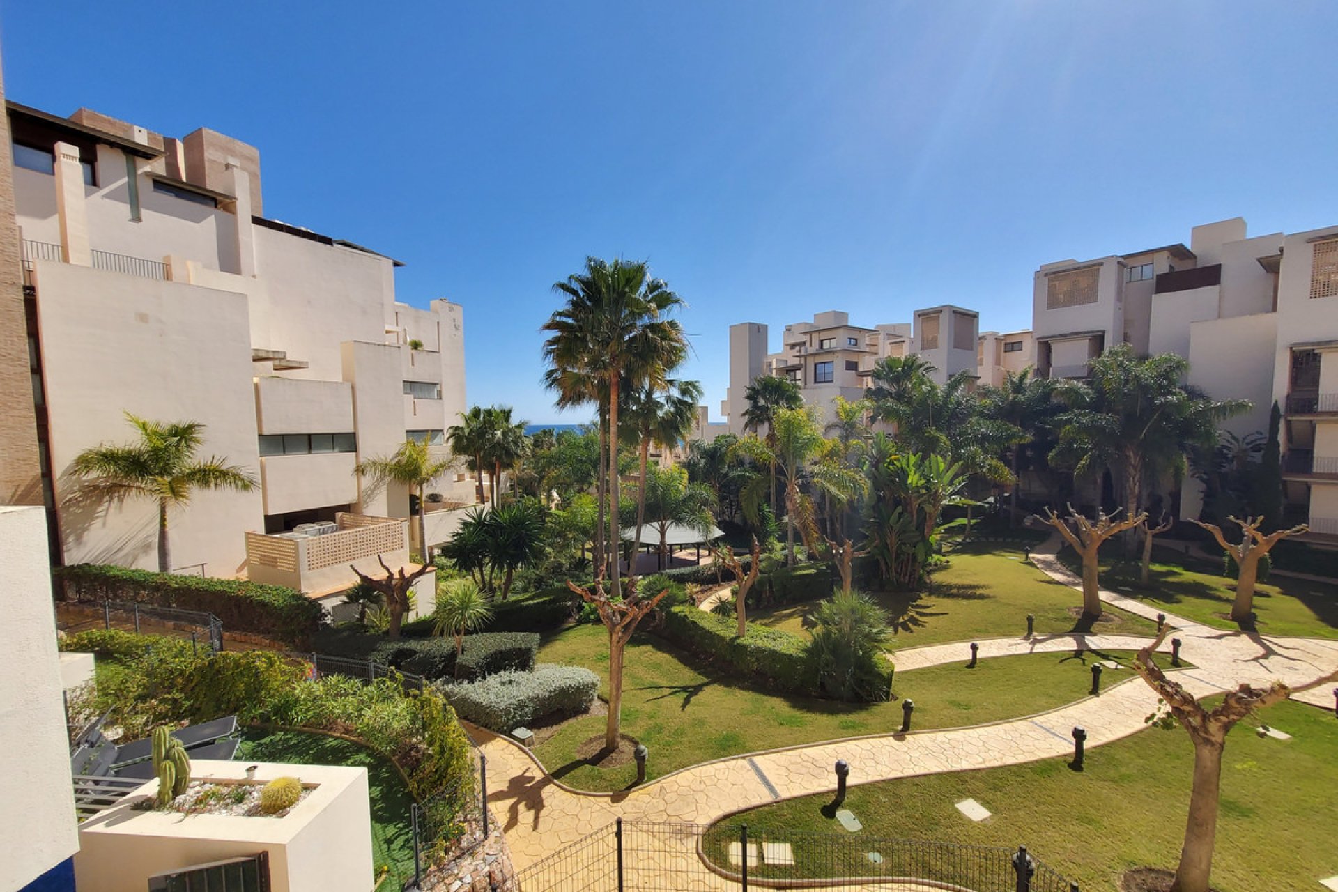 Resale - Apartment - Middle Floor Apartment - Estepona - Estepona Centro