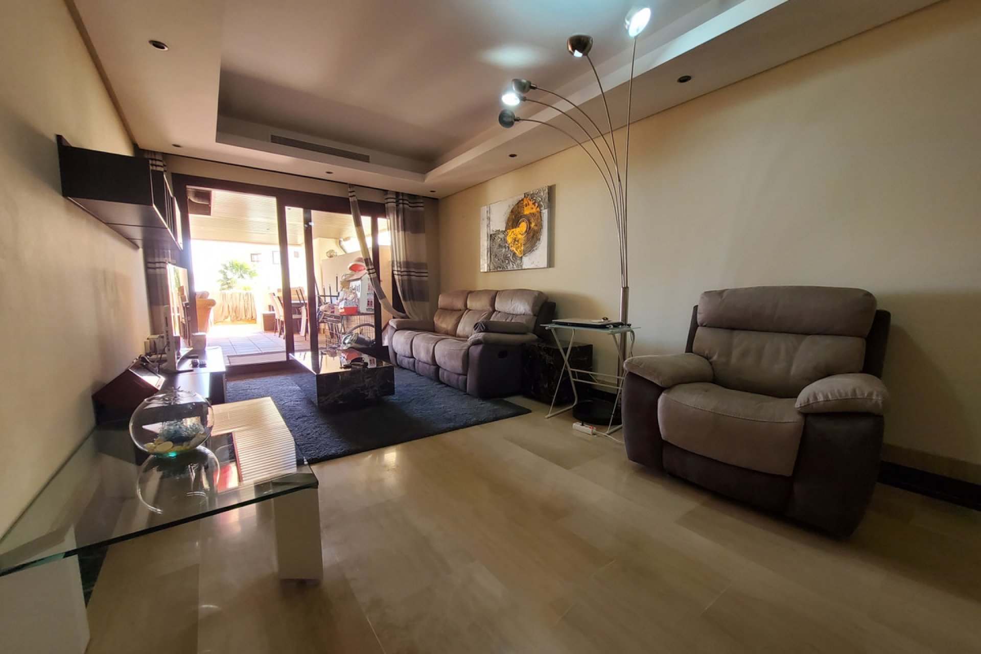 Resale - Apartment - Middle Floor Apartment - Estepona - Estepona Centro