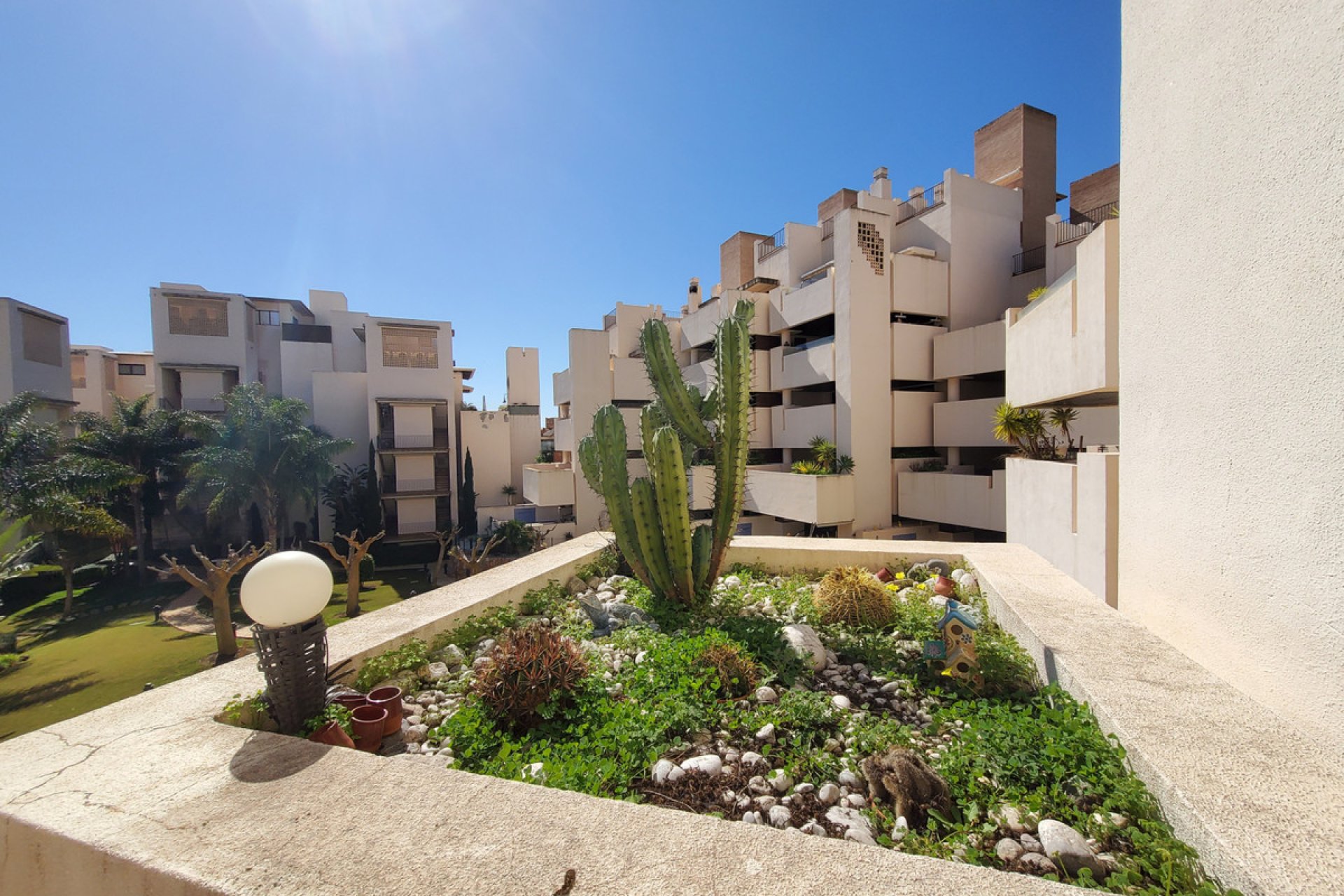 Resale - Apartment - Middle Floor Apartment - Estepona - Estepona Centro