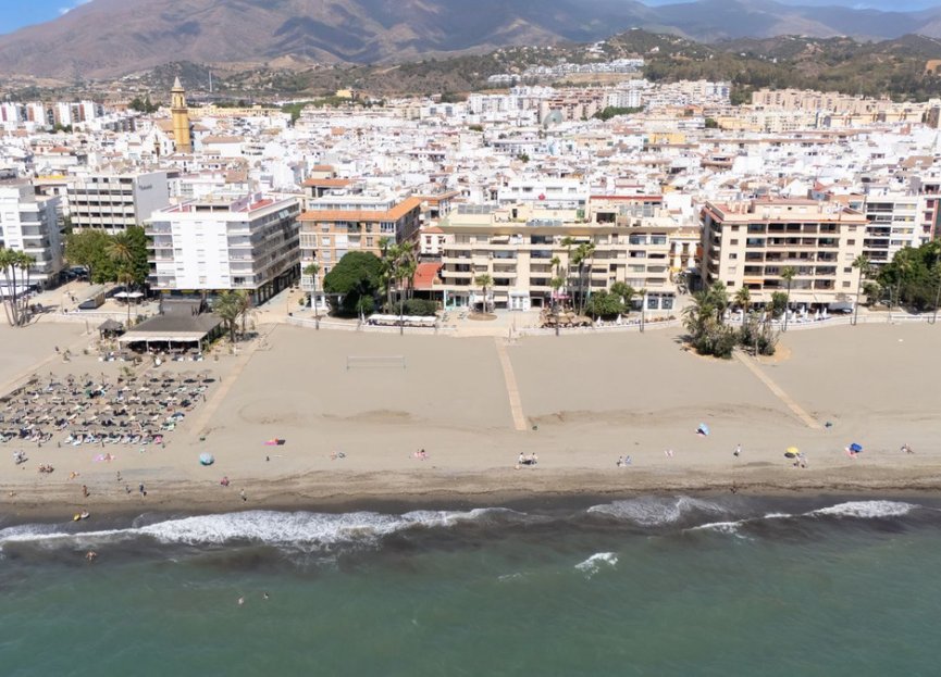 Resale - Apartment - Middle Floor Apartment - Estepona - Estepona Centro