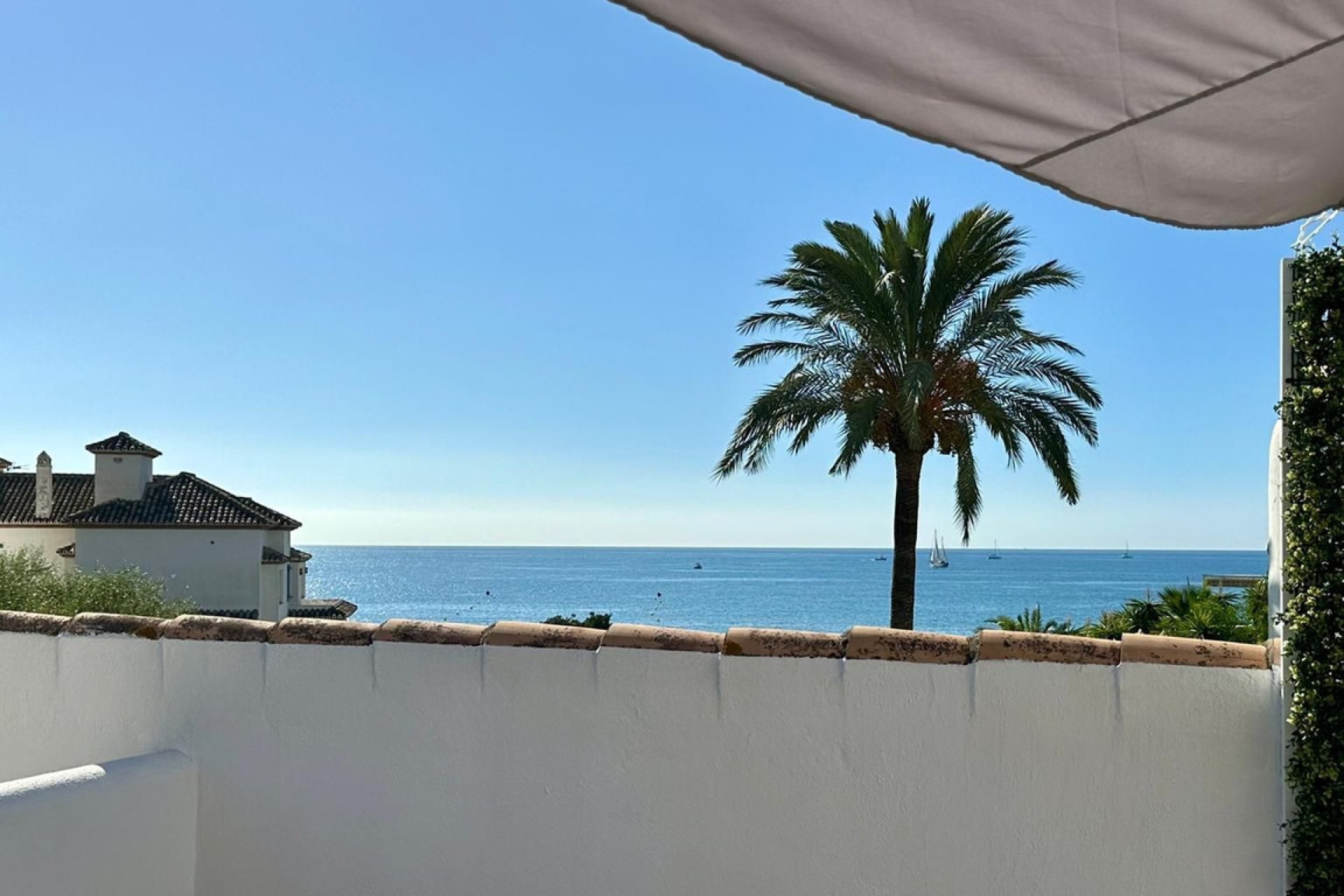 Resale - Apartment - Middle Floor Apartment - Estepona - Estepona Centro