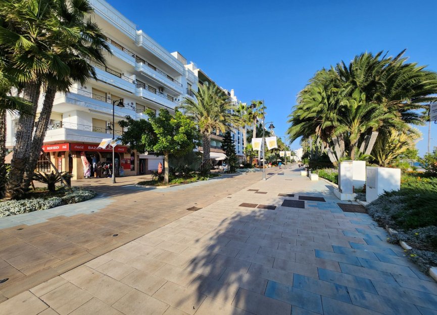 Resale - Apartment - Middle Floor Apartment - Estepona - Estepona Centro