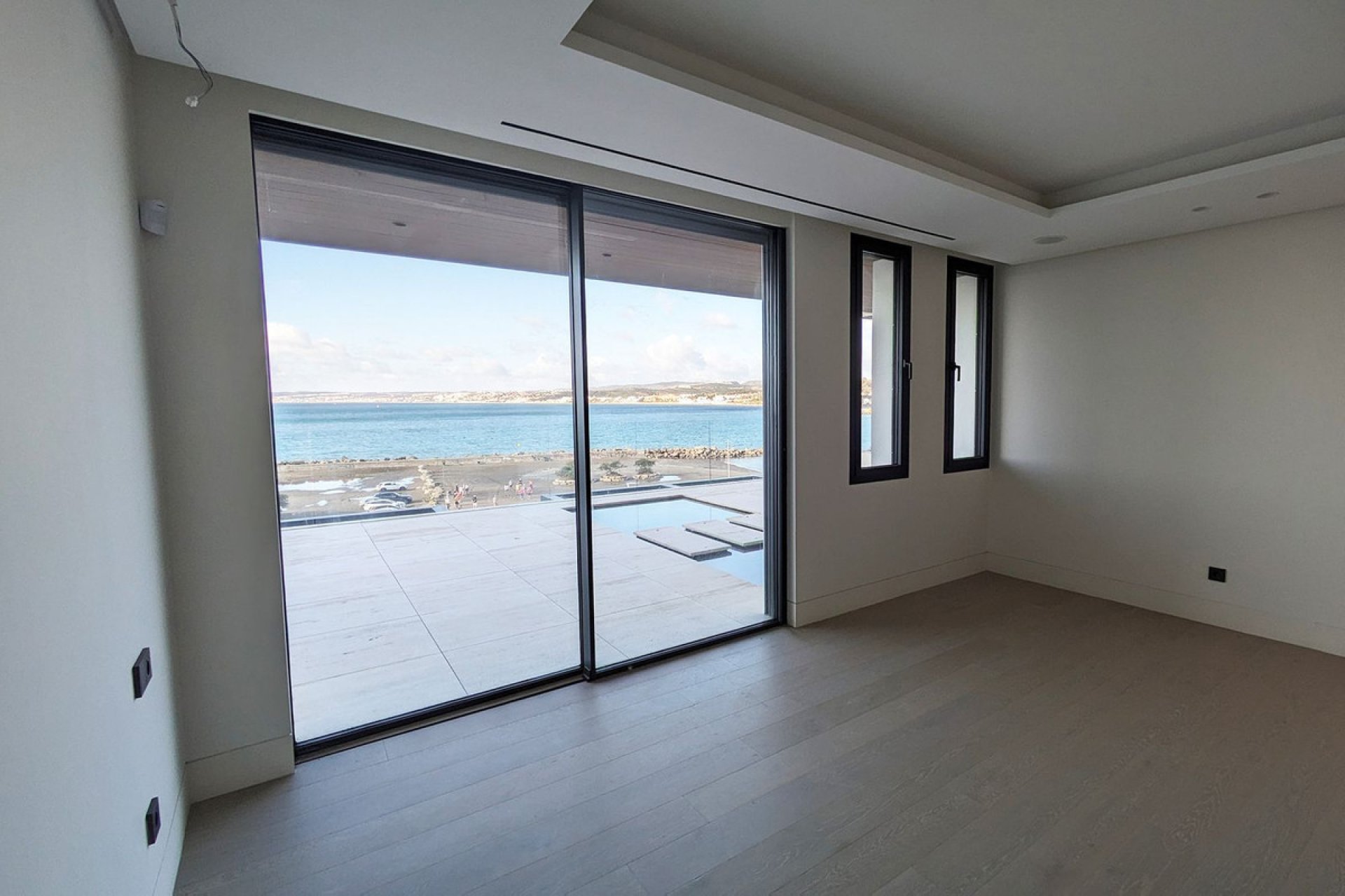 Resale - Apartment - Middle Floor Apartment - Estepona - Estepona Centro