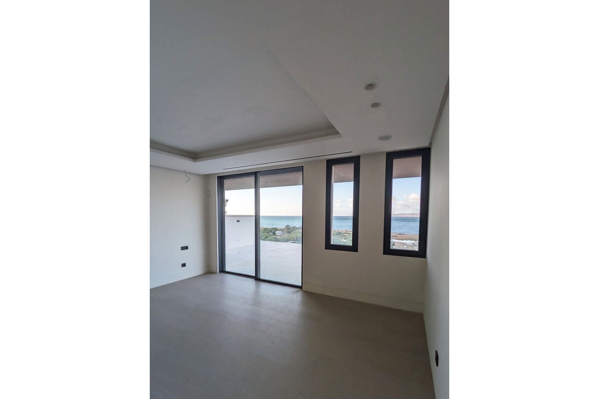 Resale - Apartment - Middle Floor Apartment - Estepona - Estepona Centro