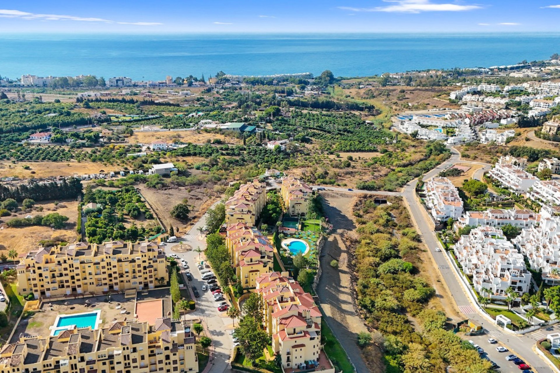 Resale - Apartment - Middle Floor Apartment - Estepona - Estepona Centro