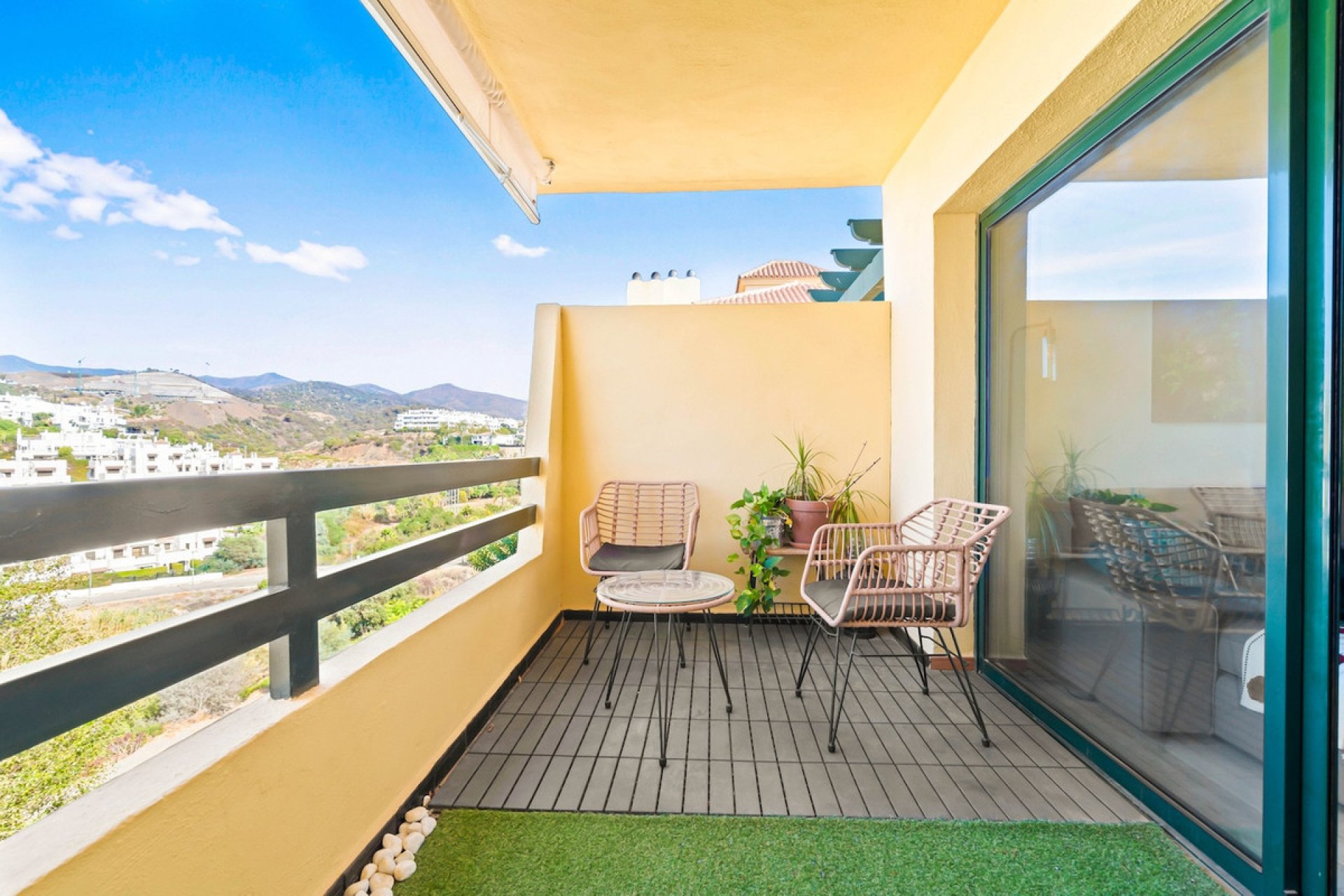 Resale - Apartment - Middle Floor Apartment - Estepona - Estepona Centro