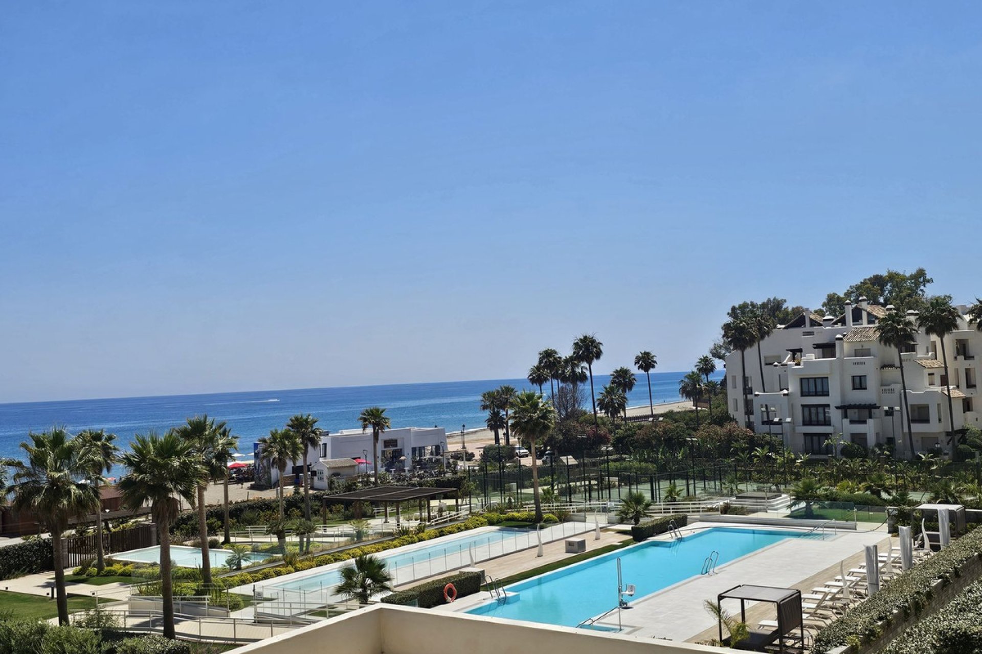 Resale - Apartment - Middle Floor Apartment - Estepona - Estepona Centro