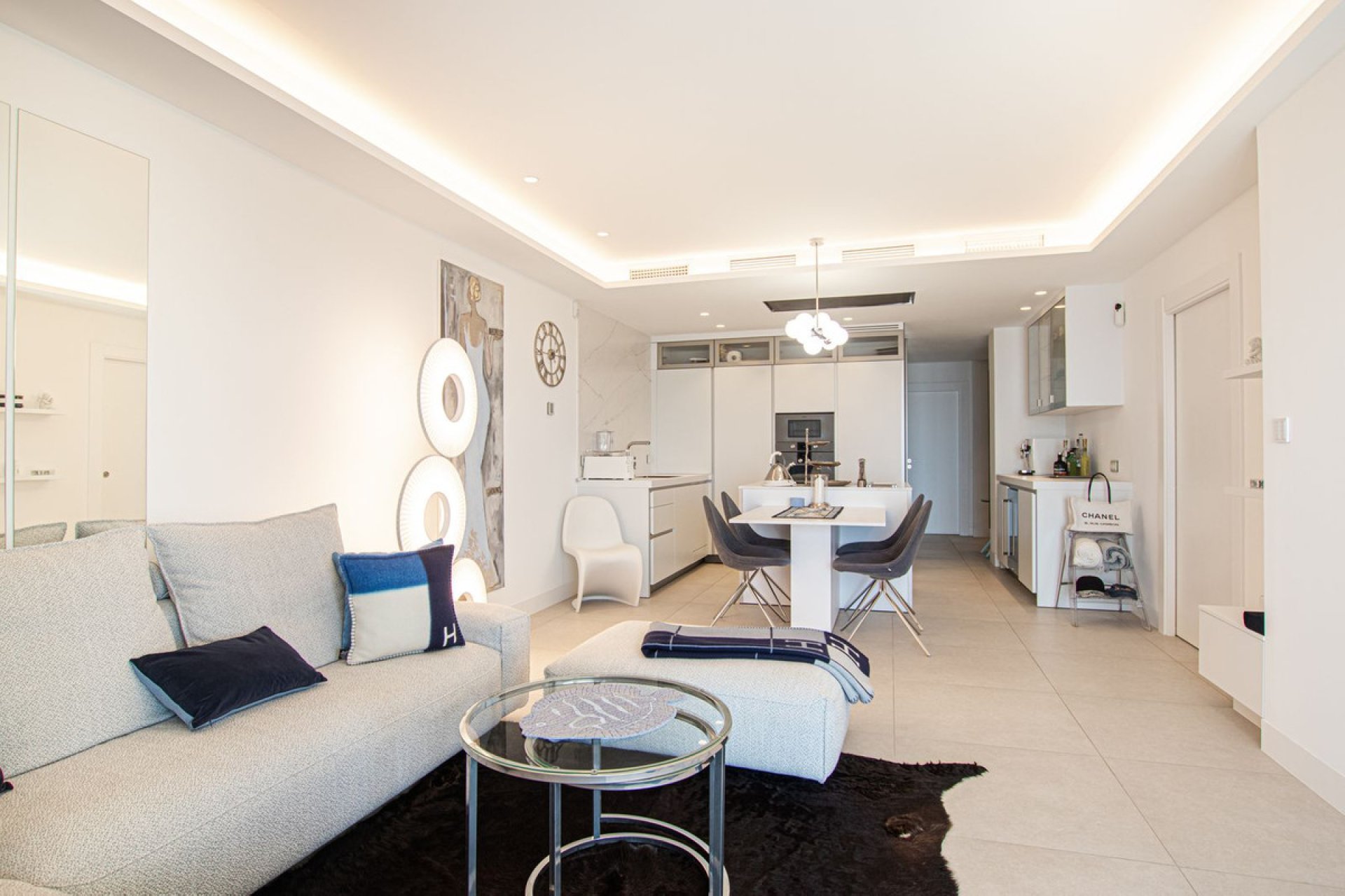 Resale - Apartment - Middle Floor Apartment - Estepona - Estepona Centro