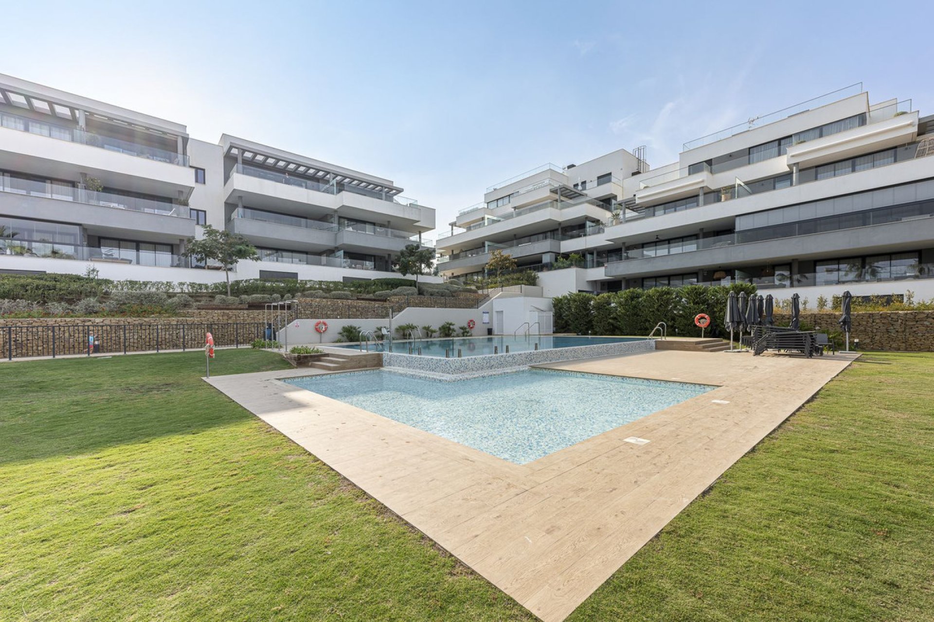 Resale - Apartment - Middle Floor Apartment - Estepona - Estepona Centro