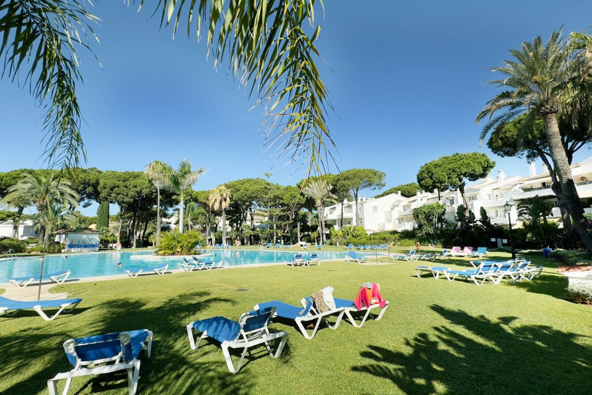 Resale - Apartment - Middle Floor Apartment - Estepona - Estepona Centro