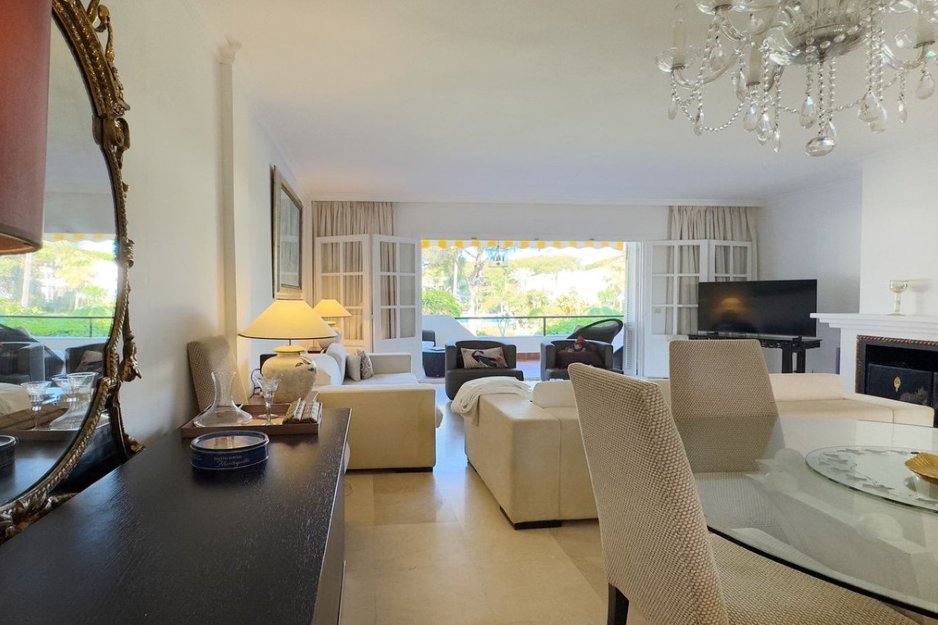 Resale - Apartment - Middle Floor Apartment - Estepona - Estepona Centro