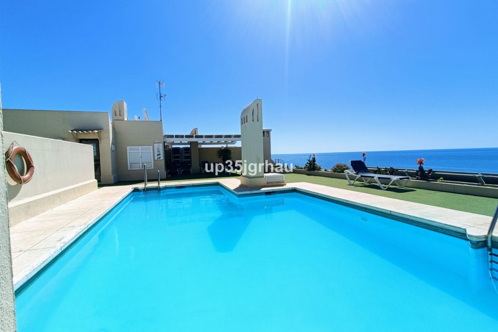 Resale - Apartment - Middle Floor Apartment - Estepona - Estepona Centro