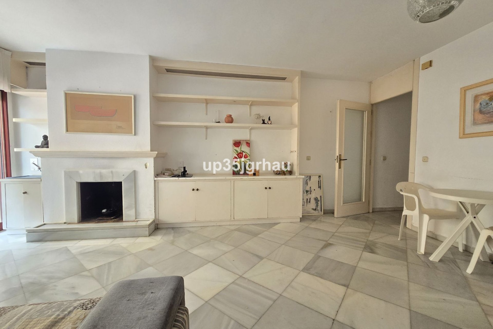 Resale - Apartment - Middle Floor Apartment - Estepona - Estepona Centro