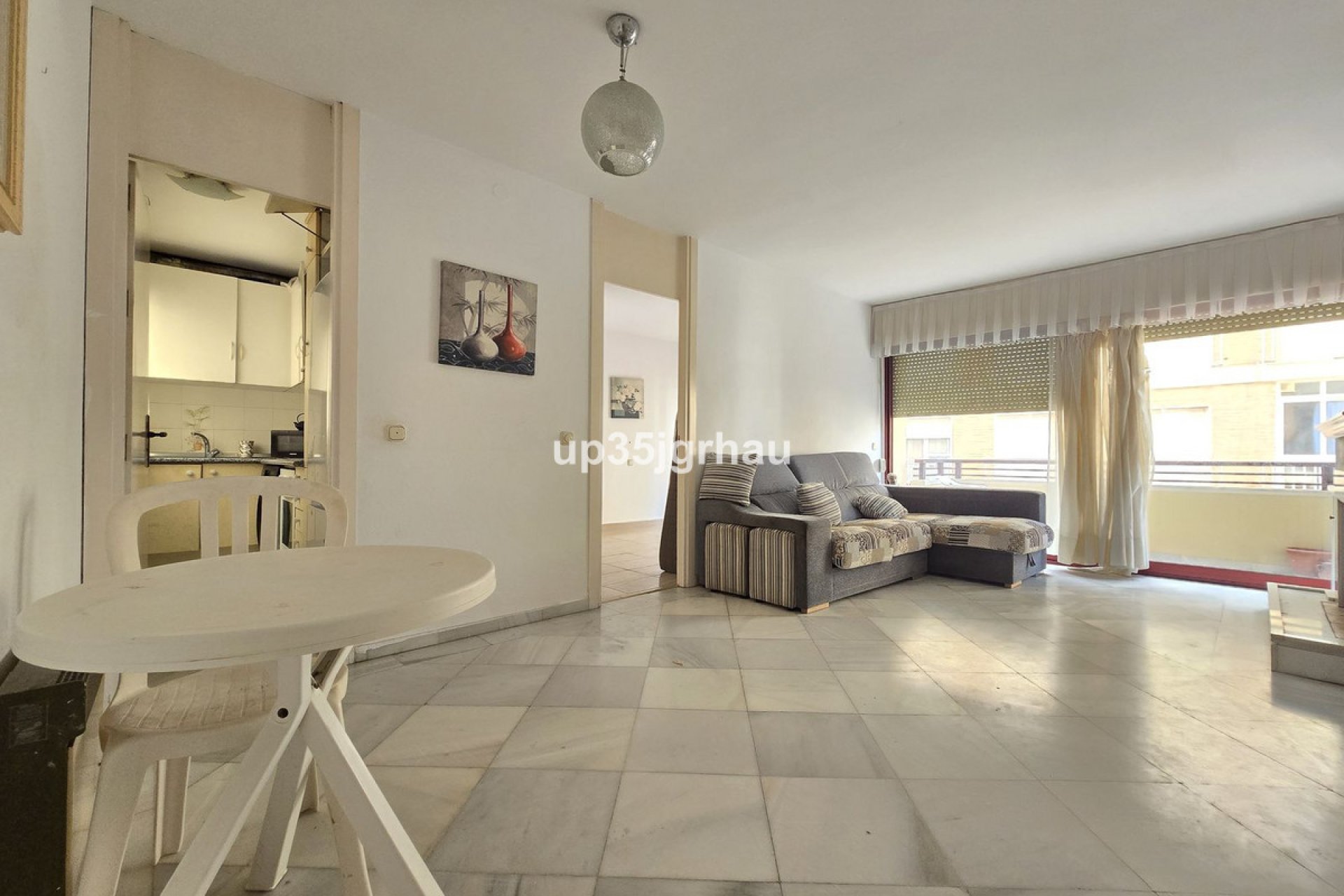 Resale - Apartment - Middle Floor Apartment - Estepona - Estepona Centro