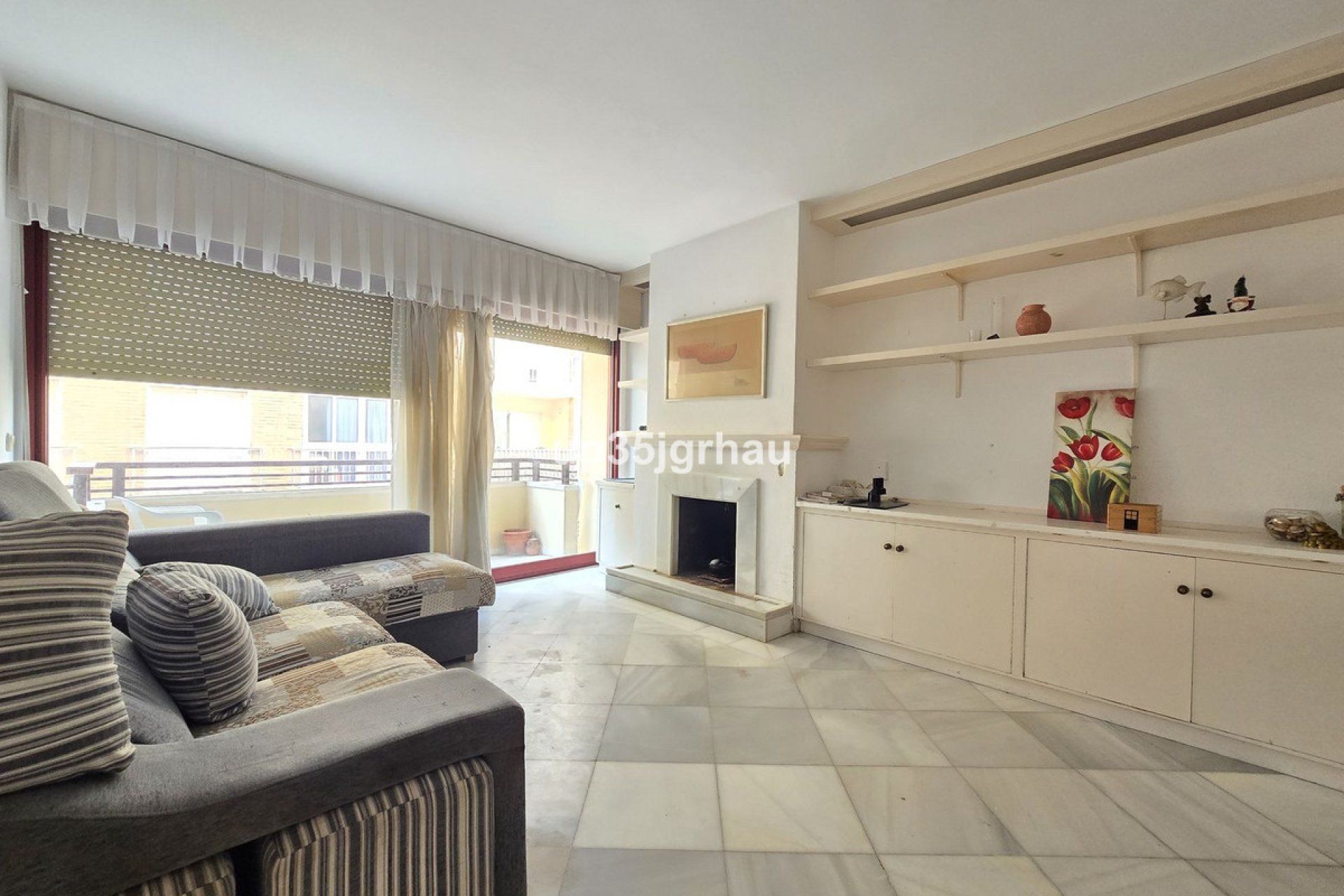 Resale - Apartment - Middle Floor Apartment - Estepona - Estepona Centro