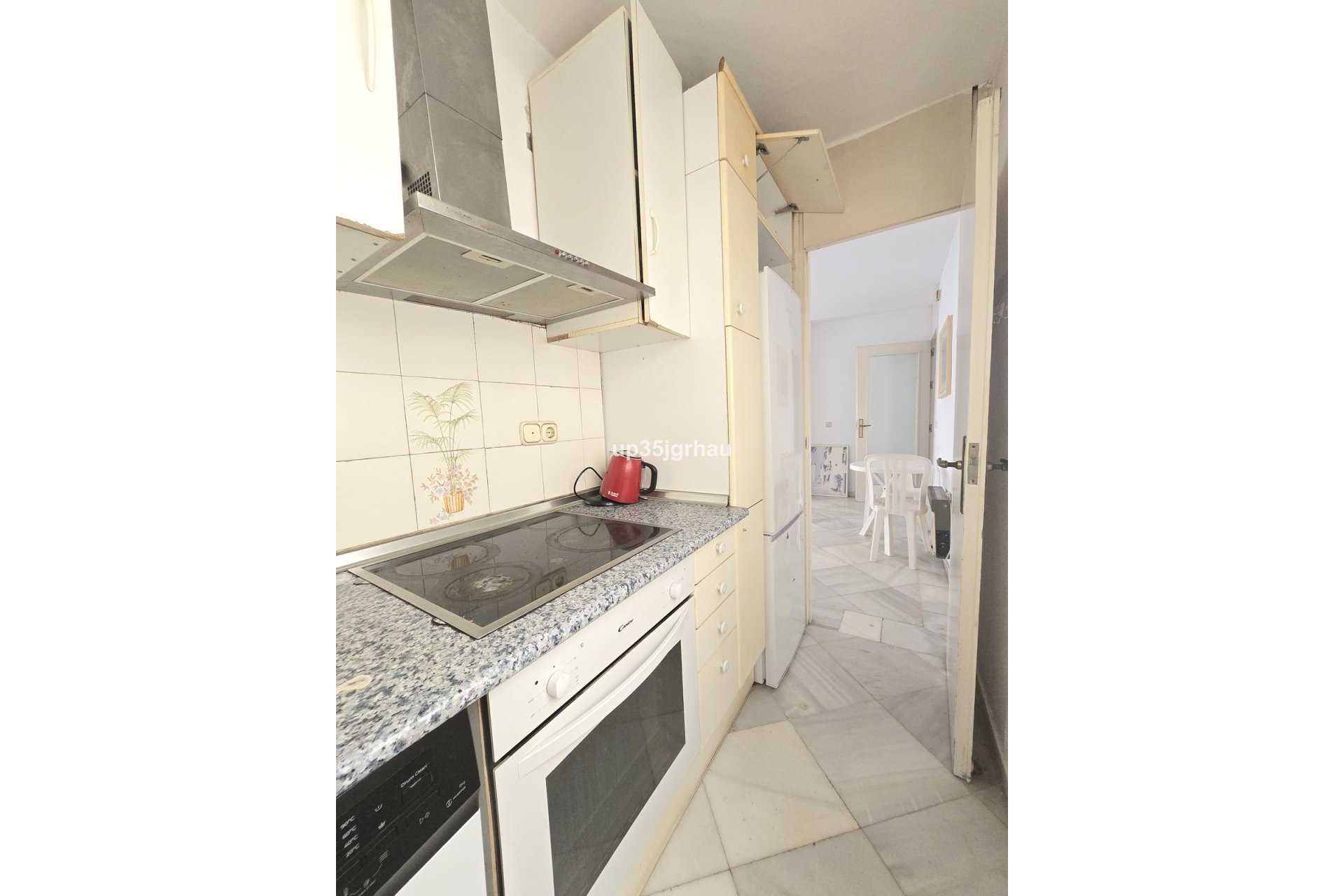 Resale - Apartment - Middle Floor Apartment - Estepona - Estepona Centro