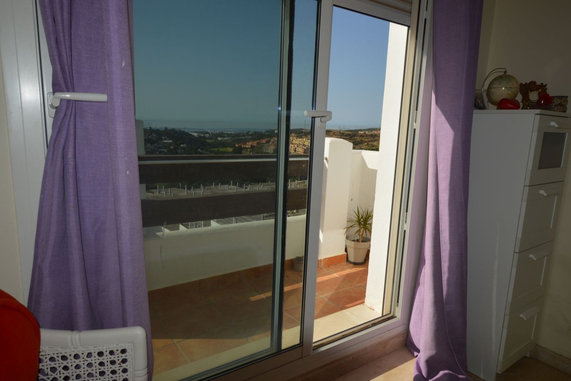 Resale - Apartment - Middle Floor Apartment - Estepona - Estepona Centro