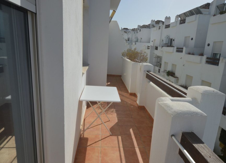 Resale - Apartment - Middle Floor Apartment - Estepona - Estepona Centro