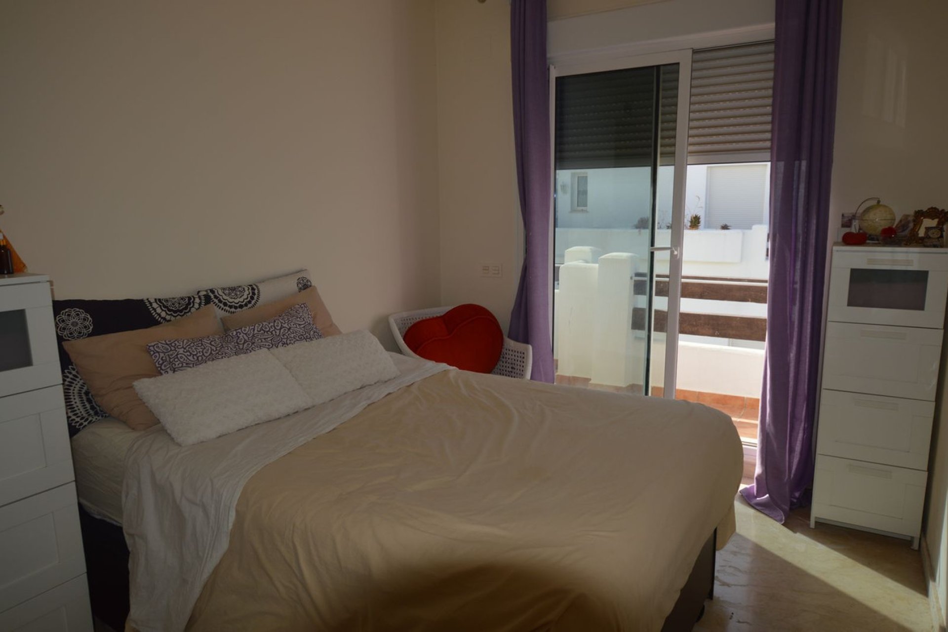 Resale - Apartment - Middle Floor Apartment - Estepona - Estepona Centro