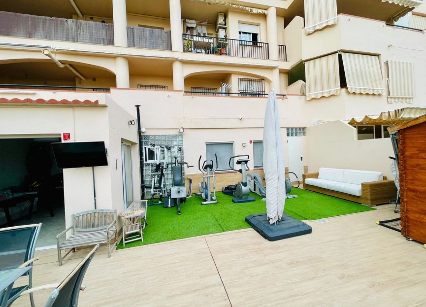 Resale - Apartment - Middle Floor Apartment - Estepona - Estepona Centro