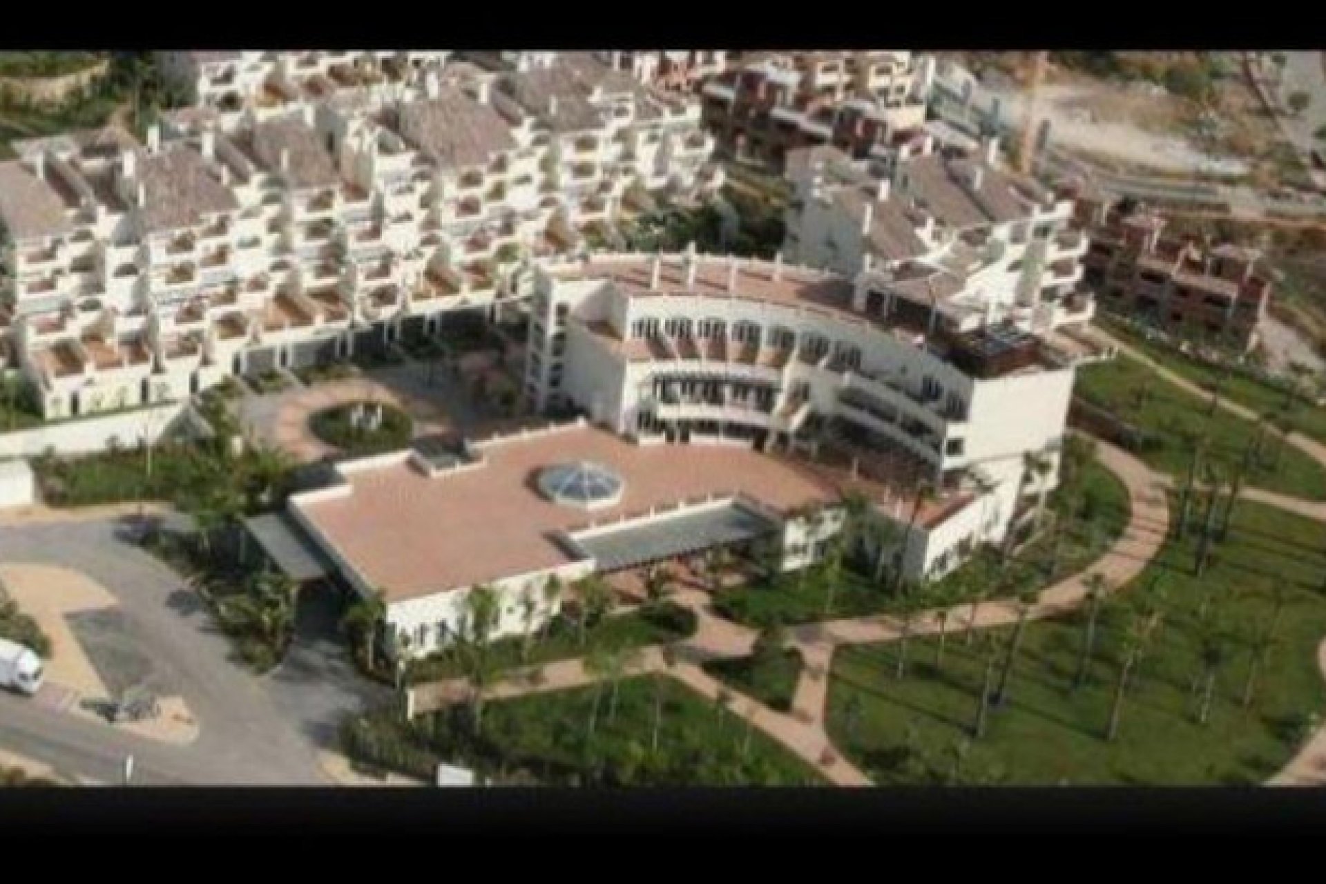 Resale - Apartment - Middle Floor Apartment - Estepona - Estepona Centro