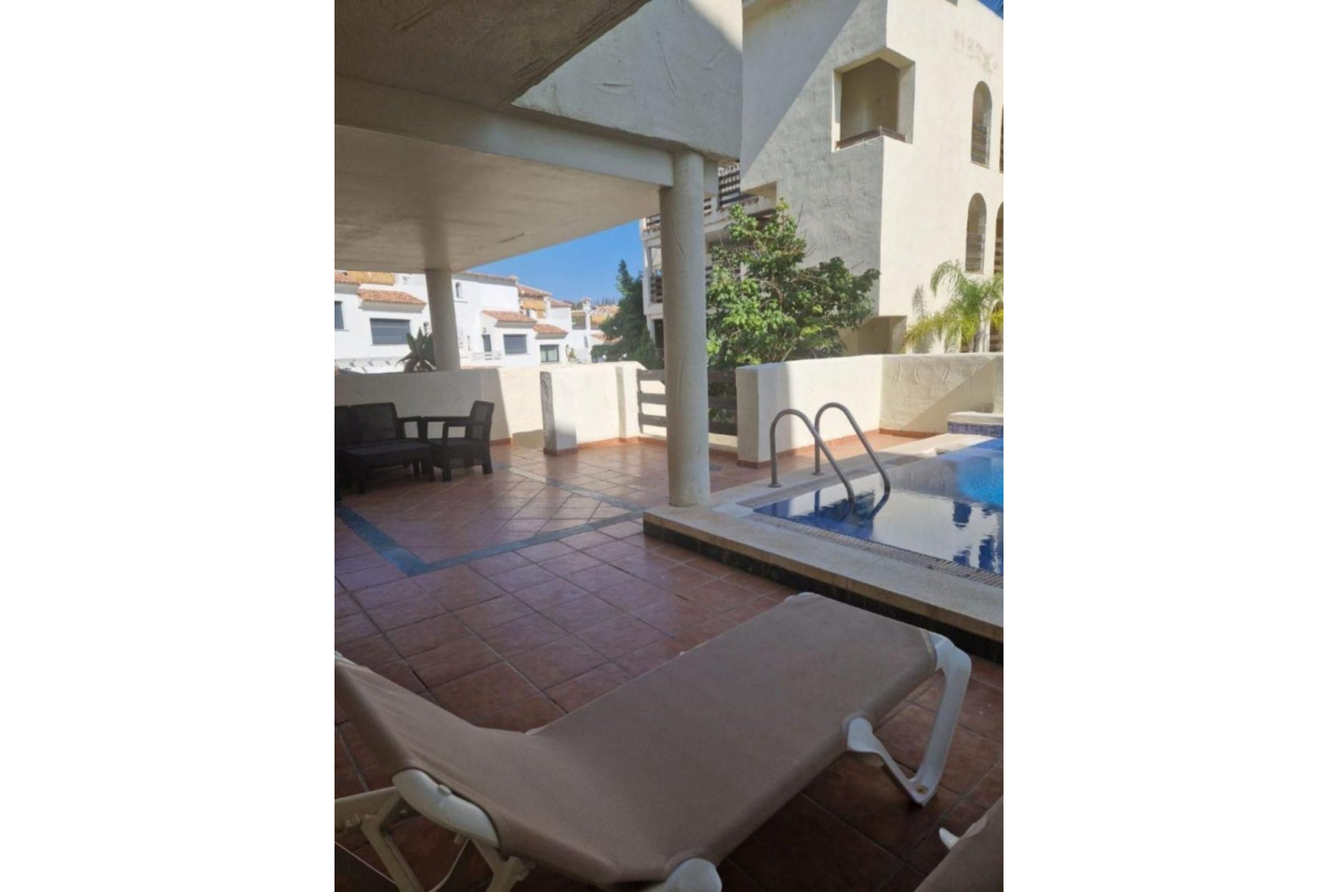 Resale - Apartment - Middle Floor Apartment - Estepona - Estepona Centro