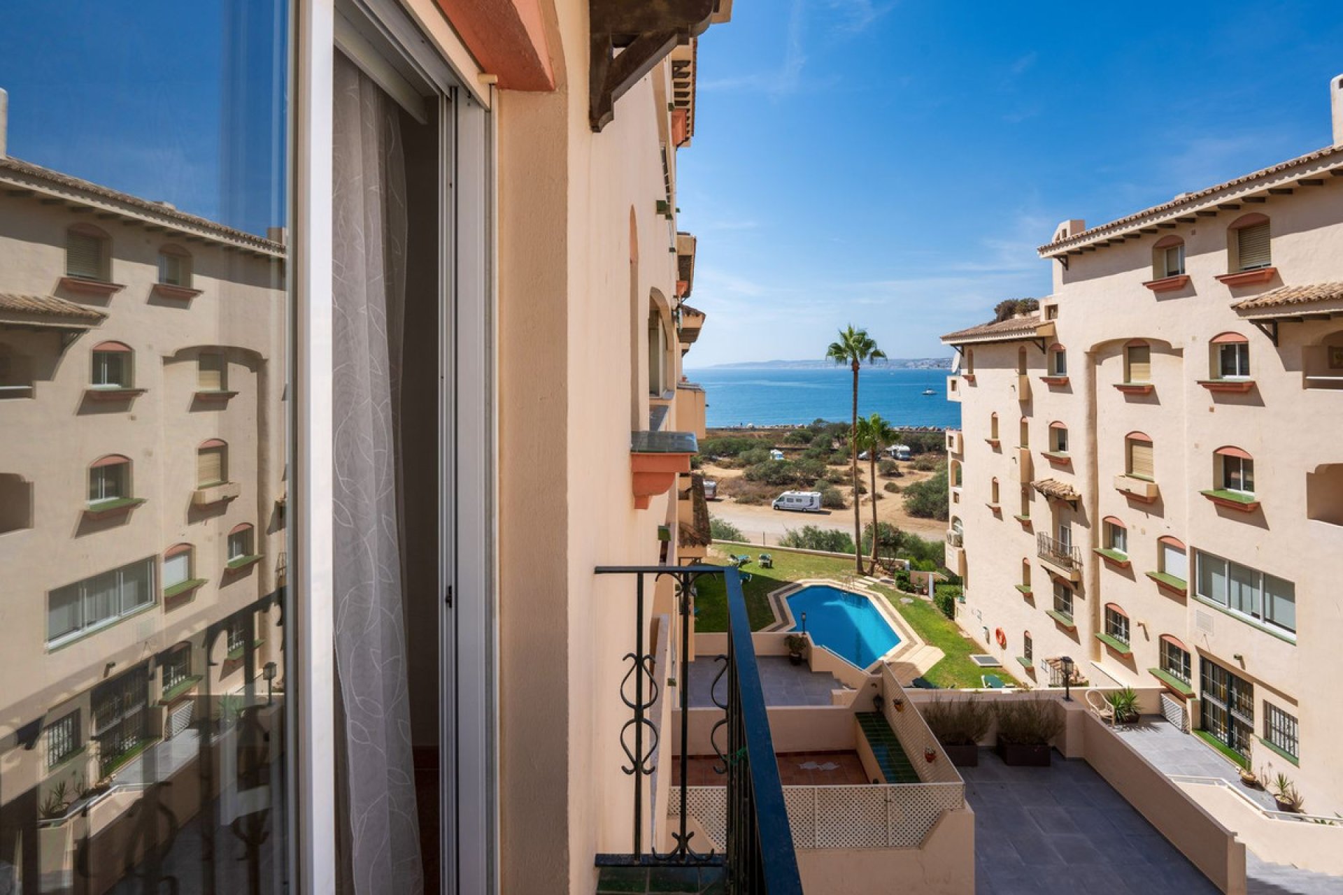 Resale - Apartment - Middle Floor Apartment - Estepona - Estepona Centro