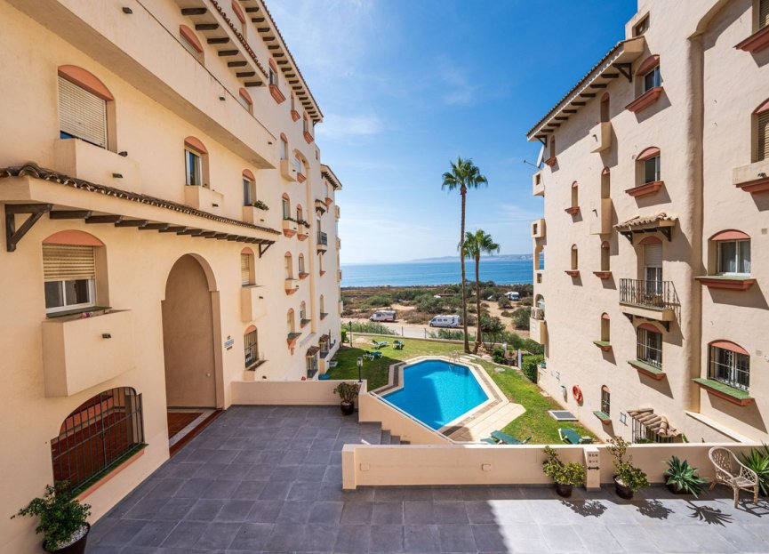 Resale - Apartment - Middle Floor Apartment - Estepona - Estepona Centro