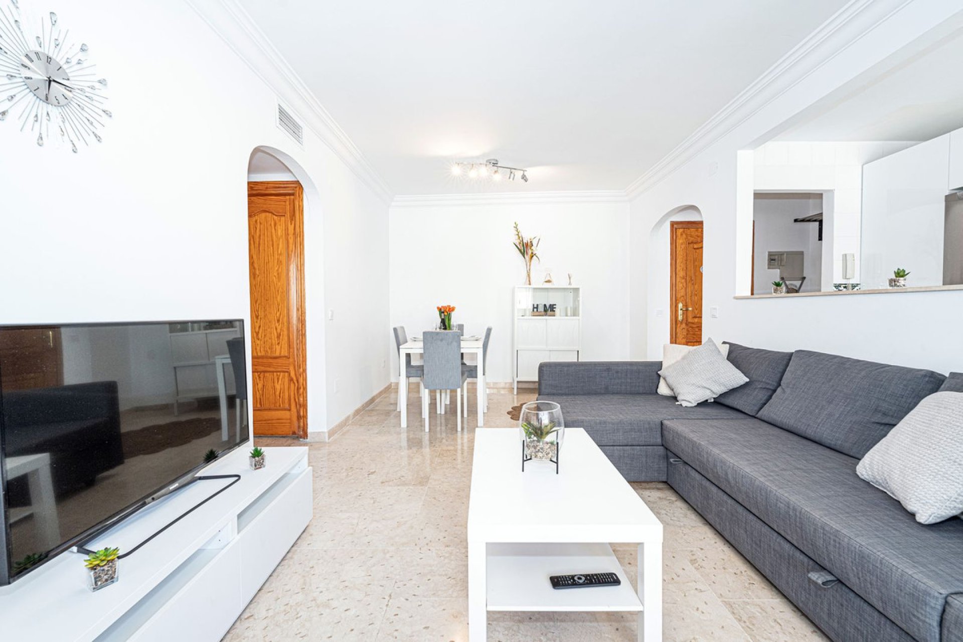 Resale - Apartment - Middle Floor Apartment - Estepona - Estepona Centro