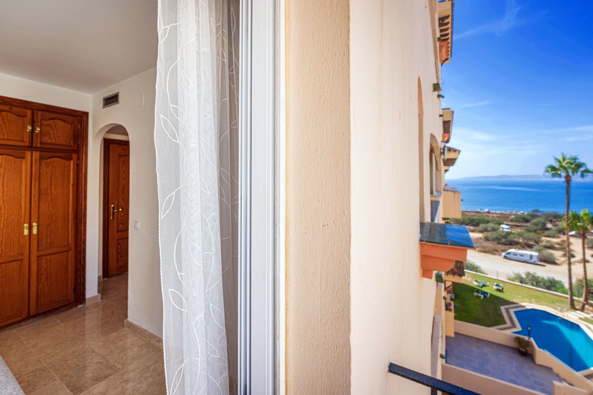 Resale - Apartment - Middle Floor Apartment - Estepona - Estepona Centro