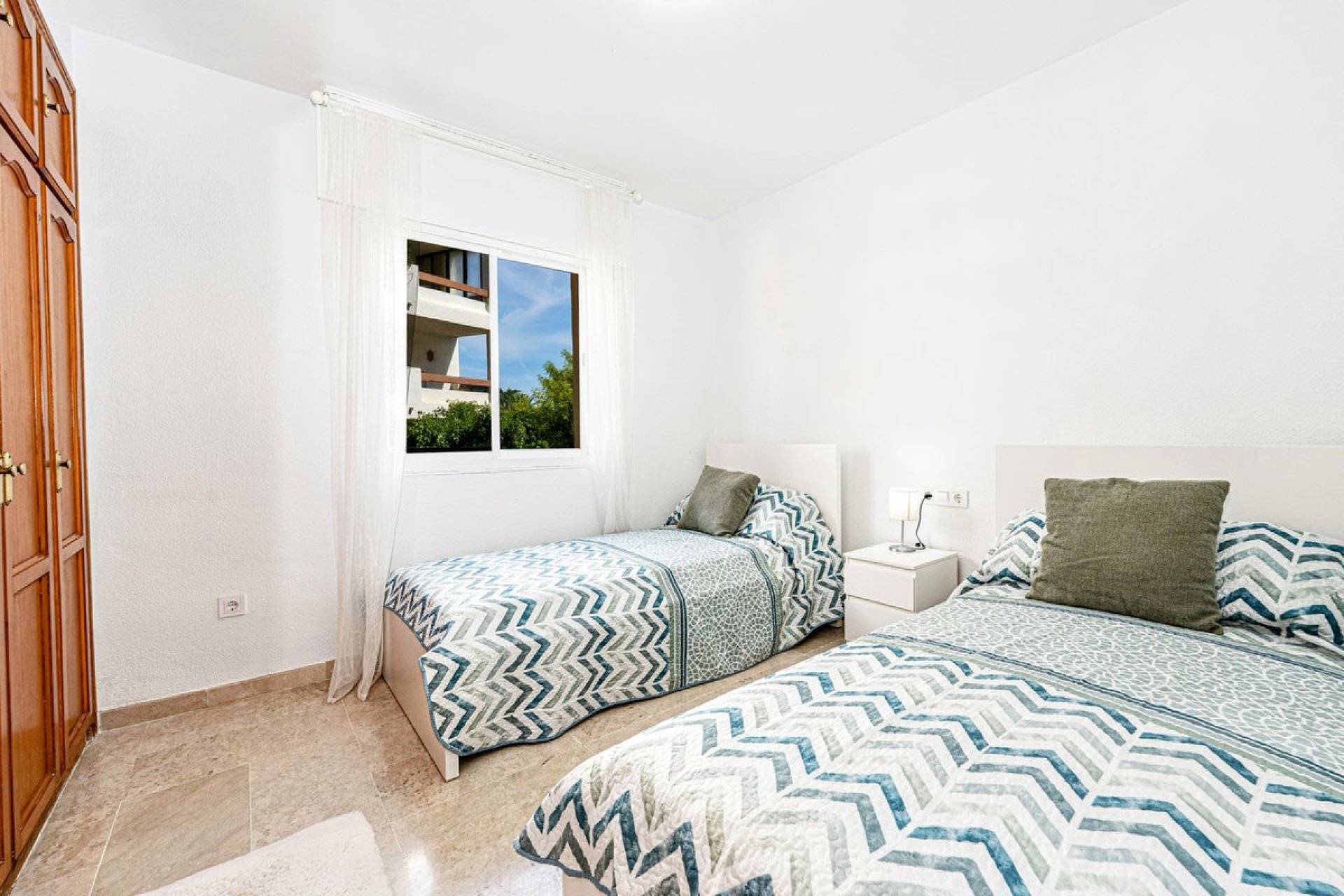 Resale - Apartment - Middle Floor Apartment - Estepona - Estepona Centro