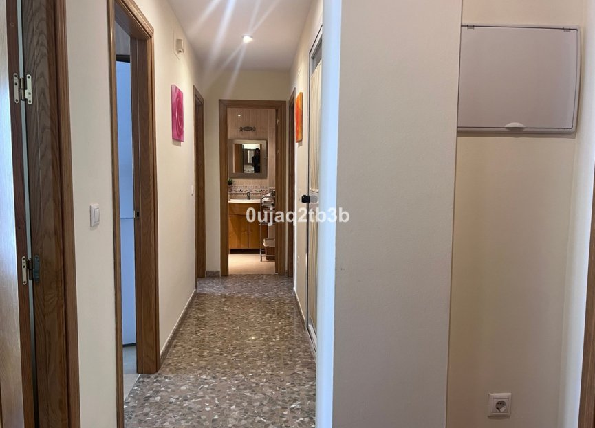 Resale - Apartment - Middle Floor Apartment - Estepona - Estepona Centro